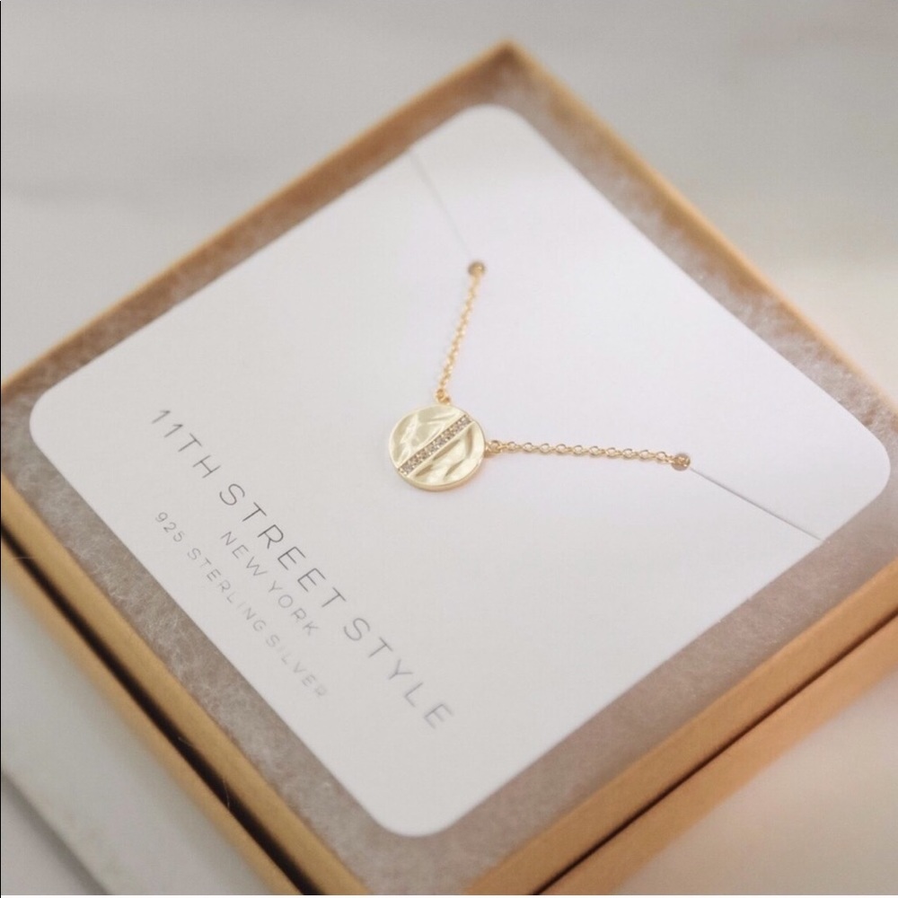 Gold Hammered Pendant | 925 Silver - Picture 5 of 8